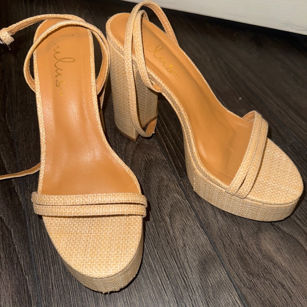 Lulu’s Neutral Brown/Beige Women's Woven Block High Heels - Great Condition
